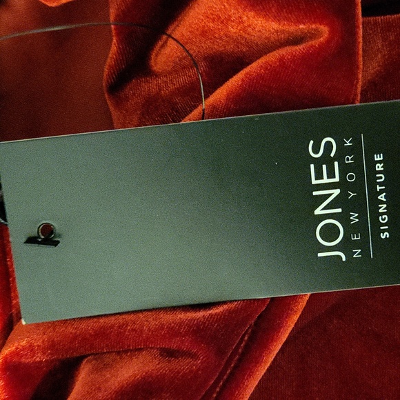 Jones New York Velour Long-sleeved Cowl-neck Tunic. - Picture 6 of 8